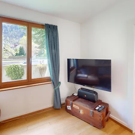 4 Zimmerwohnung Mit Grossem Garten